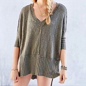 urban outfitters olive green oversized lightweight sweater